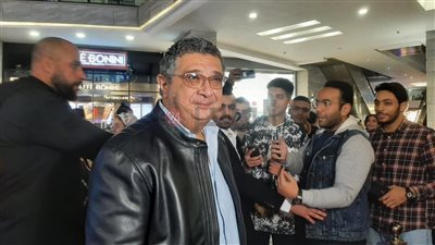 ماجد الكدواني وعمرو سلامة أول الحاضرين في العرض الخاص لـ فيلم برا المنهج