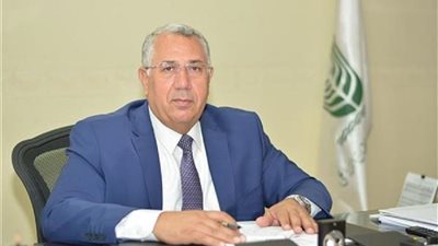 وزير الزراعة: حريصون على استنباط تقاوي القمح والذرة