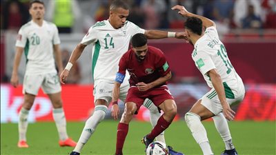 التعادل السلبي يحسم الشوط الأول من مباراة الجزائر وقطر في كأس العرب