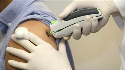 لقاح جديد دون وخز.. فعال ضد سلالات كورونا| تفاصيل 