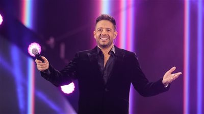 حماقي يواصل تألقه وتفرده.. ويشعل مهرجان دبي للتسوق 2021