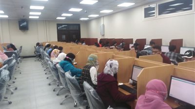رئيس جامعة الفيوم: 451 طالبًا أدوا الاختبارات الإلكترونية التجريبية بكلية الطب