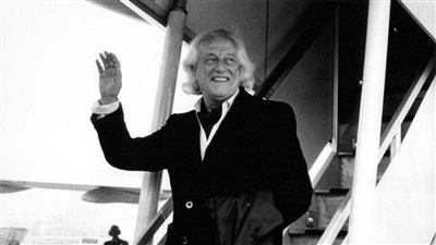 وفاة والده جعلته أعظم شعراء التاريخ.. تعرف على سبب نفي الرسام الإسباني رفائيل ألبيرتي