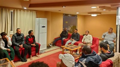 رئيس نادي كيما أسوان يجتمع باللاعبين والجهاز الفني قبل مواجهة البداري