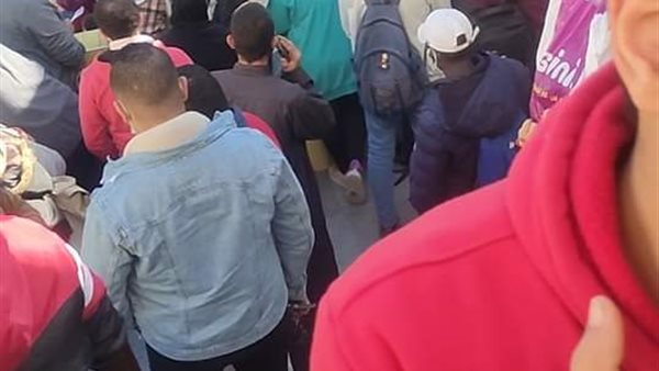 ازدحام بالمترو عقب