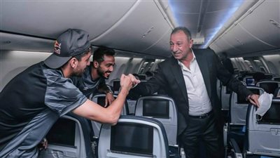 الخطيب يطمئن على بعثة الأهلي في الجزائر قبل مواجهة وفاق سطيف