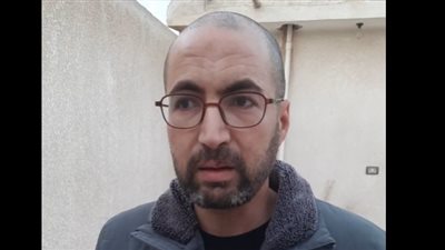 مدرس بالبحيرة يعلم الأطفال الحساب يدويا دون آلة حاسبة: بستخدم طريقة من شرق آسيا | لايف