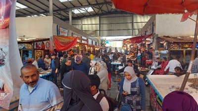 سوق الأسماك المطور قبلة للسياح ببورسعيد.. والفوارغ بـ 20 جنية | صور وفيديو