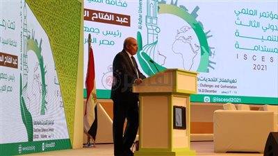 رئيس جامعة الأزهر: القوى الصناعية تسببت في أزمة المناخ والدول الفقيرة تتحمل الآثار السلبية