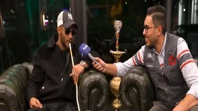 محمد رمضان ليس حالة نادرة.. صور أرشيفية لـ نجوم الزمن الجميل تكشف تدخينهم الشيشة | فيديوجراف 