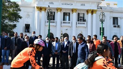 وزير الرياضة يطلق شارة بدء ماراثون الدراجات والمشي بالمنيا 
