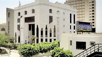 الإفتاء تحسم الجدل بشأن تلاوة المرأة القرآن بمحضر من الرجال الأجانب