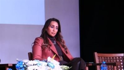 مستشارة رئيس الوزراء: تشجيع القطاع الخاص سيجذب الاستثمارات الأجنبية المباشرة إلى مصر 