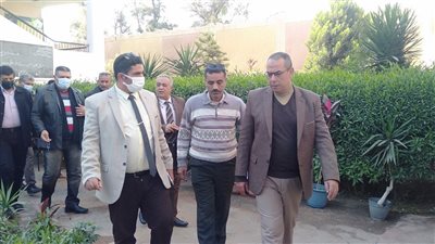 وكيل تعليم القليوبية يتفقد عددا من مدارس إدارة كفر شكر 