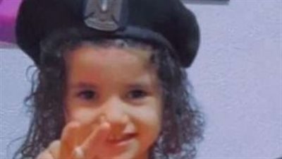 سيدة من كفر الشيخ تستغيث بالمسؤولين لإنقاذ نجلها من مرض نادر يأكل جسده