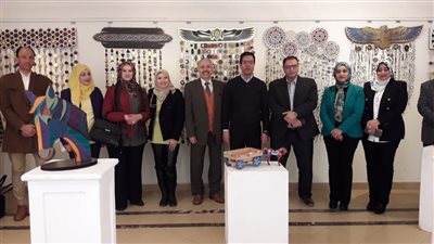 نائب رئيس جامعة بنها يفتتح معرضين تشكيليين بقصر ثقافة المحافظة