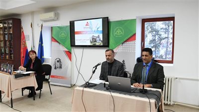 احتفالا بـ اليوم العالمي للغة العربية.. سفير مصر في بلجراد يطلق حملة صربيا تقرأ بالعربية