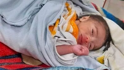 العثور على طفل رضيع ملقى أمام صيدلية بالدقهلية