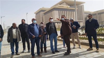 مسئولو الإسكان يتفقدون سير العمل بمشروعات العاصمة الإدارية الجديدة