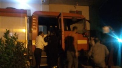 الدفع بـ 9 سيارات إطفاء للسيطرة على حريق مصنع أخشاب بالقناطر الخيرية | صور