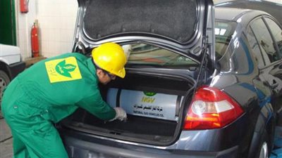 جهاز تنمية المشروعات يخصص 1.2 مليار جنيه لتحويل 150 ألف سيارة للعمل بالغاز