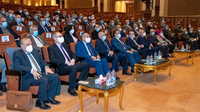 وزير الإنتاج الحربي يناقش موازنة العام المالي 2020 ـ 2021 | صور