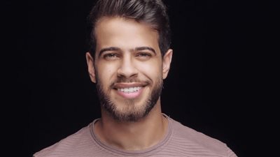 هل يتجه أدهم نابلسي إلى ترتيل القرآن بعد اعتزاله الفن نهائيًا؟