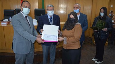 محافظ المنيا يُكرم 20 فائزًا في المسابقة الدينية لإذاعة شمال الصعيد