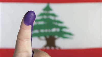 مصالح شخصية وعنصرية طائفية.. سياسي لبناني يكشف موقف الطبقات الحاكمة وحزب الله من الأزمات اللبنانية