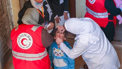 في يومها الأخير.. تعرف على أماكن حملات تطعيم الهلال الأحمر ضد شلل الأطفال | فيديو