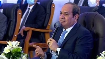 السيسي: الصعيد مليان أراضي صحراوية ممتدة نقدر نبني عليها من جديد