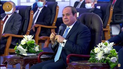 السيسي: مش هنعمل بطاقات تموين للي بيتجوز جديد.. مش قادر يصرف يعني؟