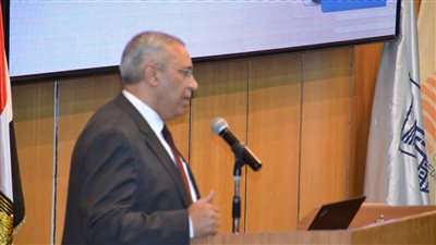 رئيس العلوم والتكنولوجيا: تمويل المشروعات البحثية تضاعف خلال 2021 │ صور