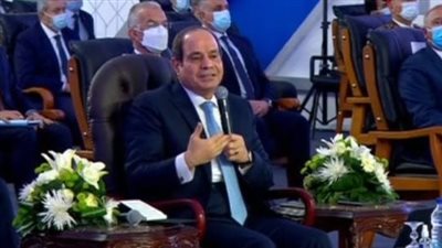 السيسي: في حد شركته بتشتغل بـ11 مليار في السنة يقول إنه مبيشتغلش؟