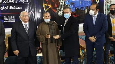 تسليم 73 تروسيكل إلى الأسر الفقيرة بحضور محافظ المنوفية | فيديو