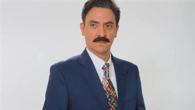 فتحي عبد الوهاب يسخر من شبيه الراحل رشدي أباظة على طريقته الخاصة | صورة