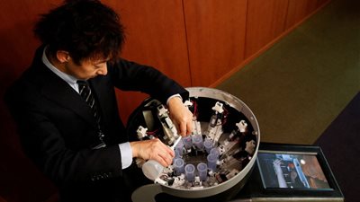 أستاذة جامعية يابانية تطور نموذج شاشة تقليد نكهات الطعام المختلفة