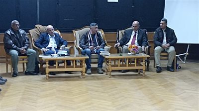  تكشف كواليس صعود الإخوان.. نادي أدب الإسماعيلية يناقش رواية نادي المحبين