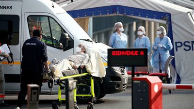 توقعات بوصول إصابات كورونا إلى مئات الآلاف في فرنسا الشهر المقبل