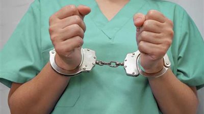 هاربة من حكم.. سقوط طبيبة نساء وتوليد شهيرة لإجرائها عمليات إجهاض بحلوان