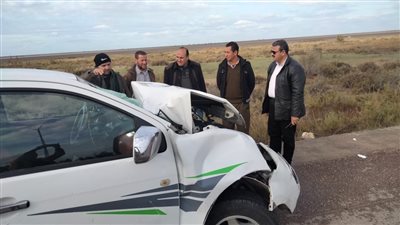 إصابة 15 عاملا في تصادم سيارتين على الطريق الدولي بكفر الشيخ | صور