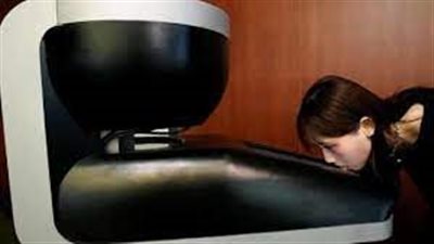 إلحس التليفزيون.. اختراع ياباني جديد لتذوق نكهة الطعام عبر الشاشة | فيديو جراف