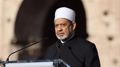 شيخ الأزهر يعزي نقيب المحامين رجائي عطية في وفاة ابنته