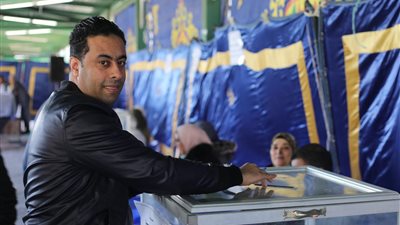 توافد أعضاء المصري للتصويت على الجمعية العمومية للنادي │ صور