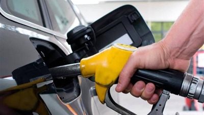 قبل اجتماع يناير.. هل ترفع لجنة تسعير البترول أسعار البنزين والسولار؟