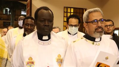 أجراس الكاتدرائية الأسقفية تدق وتعلن بدء قداس عيد الميلاد 