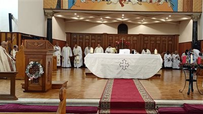 الكنيسة الأسقفية تبدأ قداس عيد الميلاد المجيد من كاتدرائية جميع القديسين بالزمالك |بث مباشر 