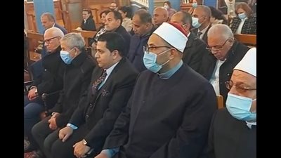 وفد من الأوقاف ومحافظ بورسعيد يشهدان قداس عيد الميلاد في كنائس المحافظة | بث مباشر 