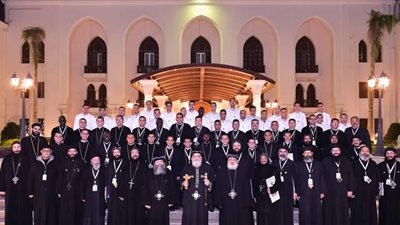 البابا تواضروس الثاني يلتقي طلبة وأعضاء هيئة تدريس إكليريكية المحرق