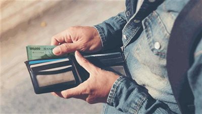 منها المدارس الخاصة ومحلات التجزئة.. 5 قطاعات مستثناة من تطبيق الحد الأدنى للأجور | لايف